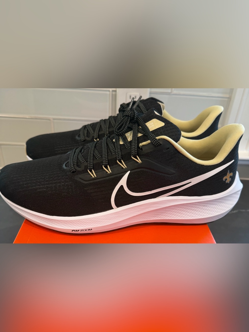 NFL Saints — Nike Air Zoom Pegasus 39 Running Shoes.  Size Men's 13. NIB